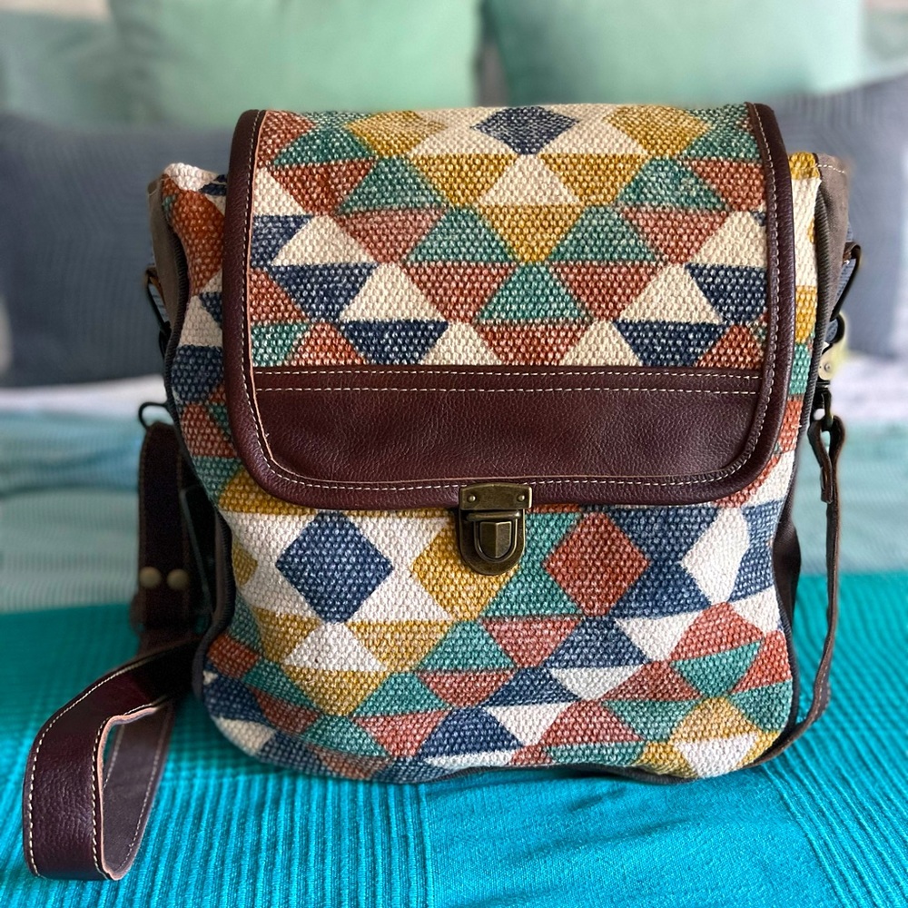 Myra Bag crossbody.